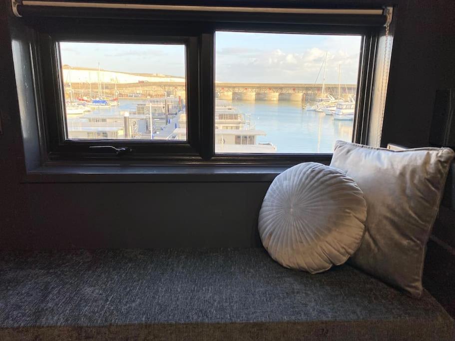 Seascape - Floating Home At Brighton Marina With Free Parking エクステリア 写真
