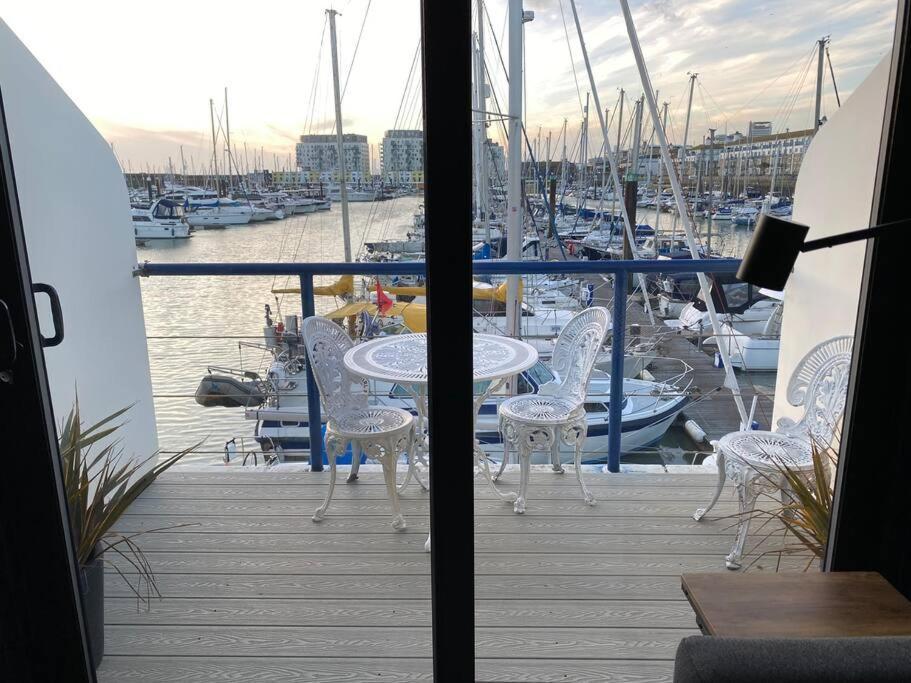 Seascape - Floating Home At Brighton Marina With Free Parking エクステリア 写真