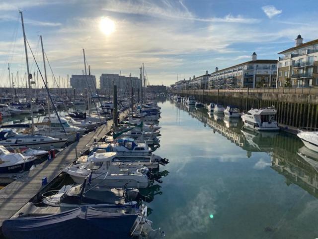 Seascape - Floating Home At Brighton Marina With Free Parking エクステリア 写真