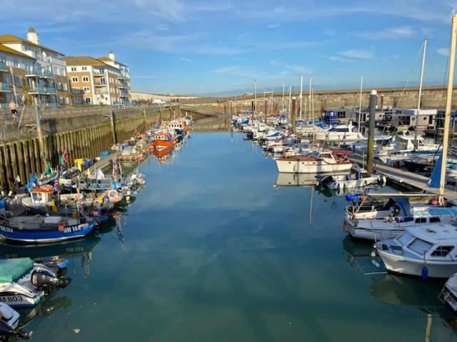 Seascape - Floating Home At Brighton Marina With Free Parking エクステリア 写真